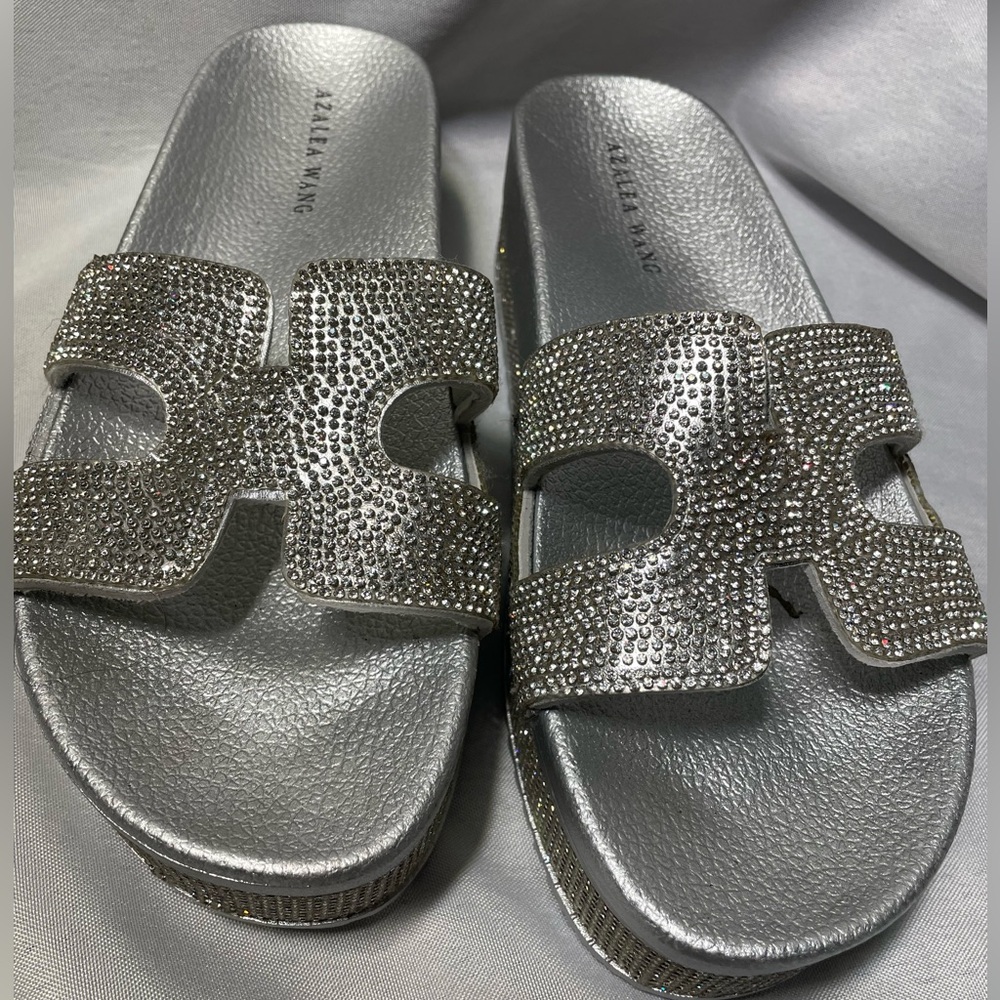 Azalea Wang Turn It Up Flatform Sandal in silver with rhinestone accent, size 8